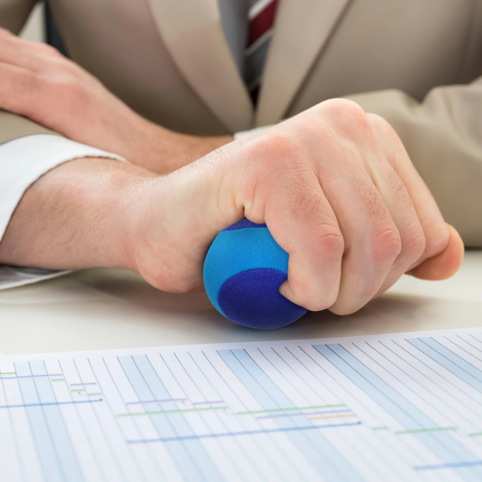 Compact Grip Strength Trainer for Adult Hand Exercise Improve Dexterity and Focus Soft Fabric Covered Hand Grip Workout
Compact Grip Strength Trainer for Adult Hand Exercise Improve Dexterity and Focus Soft Fabric Covered Hand Grip Workout