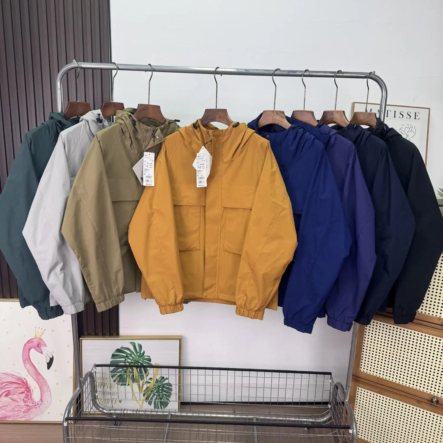 Повседневная ветрозащитная рабочая куртка с капюшоном из нейлоновой ткани, длинный рукав, застежка-молния, парная модель
Повседневная ветрозащитная рабочая куртка с капюшоном из нейлоновой ткани, длинный рукав, застежка-молния, парная модель