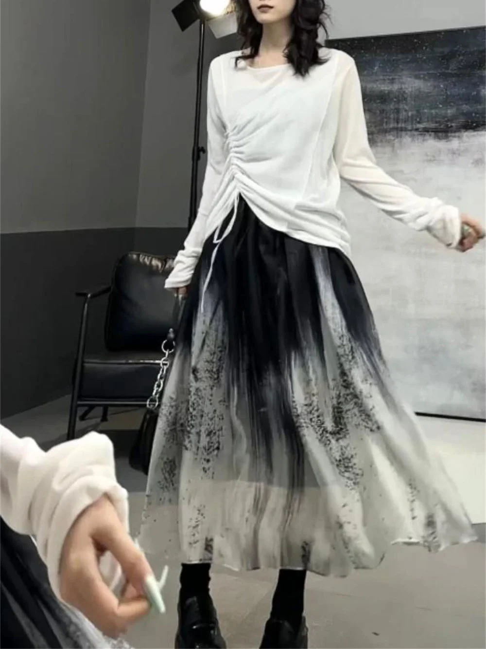 Summer Irregular Graffiti Design High Waist Pleated Long Skirt Casual Elegant Solid A-line Big Swing Skirt Girl Half Fairy Skirt
Summer Irregular Graffiti Design High Waist Pleated Long Skirt Casual Elegant Solid A-line Big Swing Skirt Girl Half Fairy Skirt