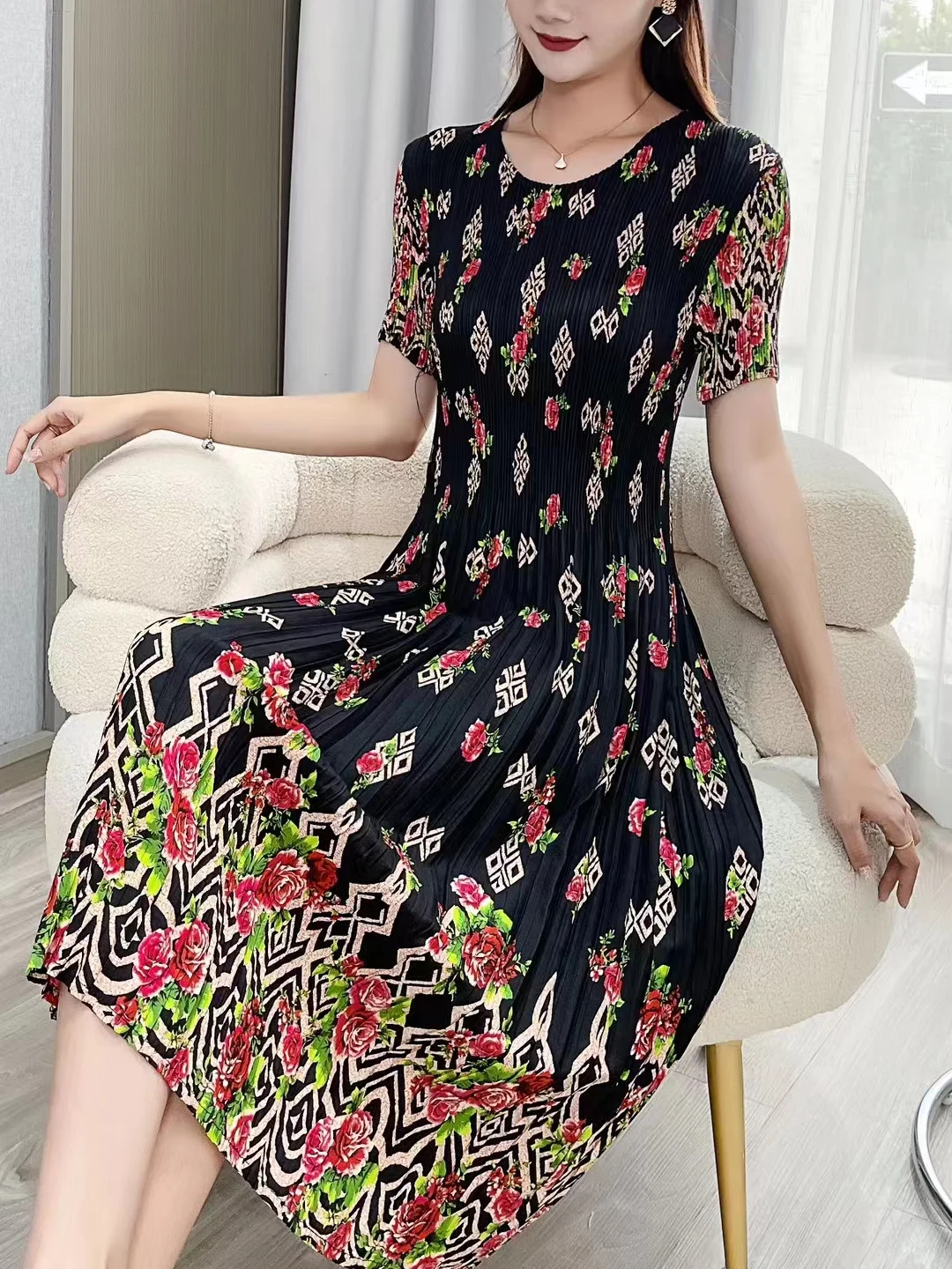 Folds 2025 age-reducing summer fresh big flower print loose casual dress long dresses for women
Folds 2025 age-reducing summer fresh big flower print loose casual dress long dresses for women