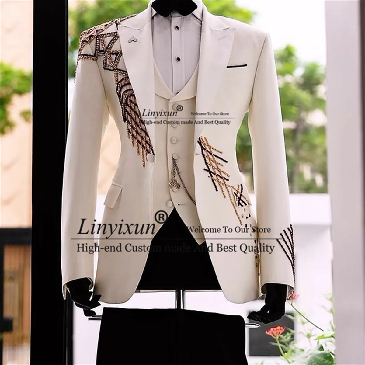 Sparkly Beaded Men Suits Notched Lapel Male Prom Blazers 3 Pieces Sets Groom Wedding Tuxedos Ropa Hombre Slim Fit Costume Homme
Sparkly Beaded Men Suits Notched Lapel Male Prom Blazers 3 Pieces Sets Groom Wedding Tuxedos Ropa Hombre Slim Fit Costume Homme