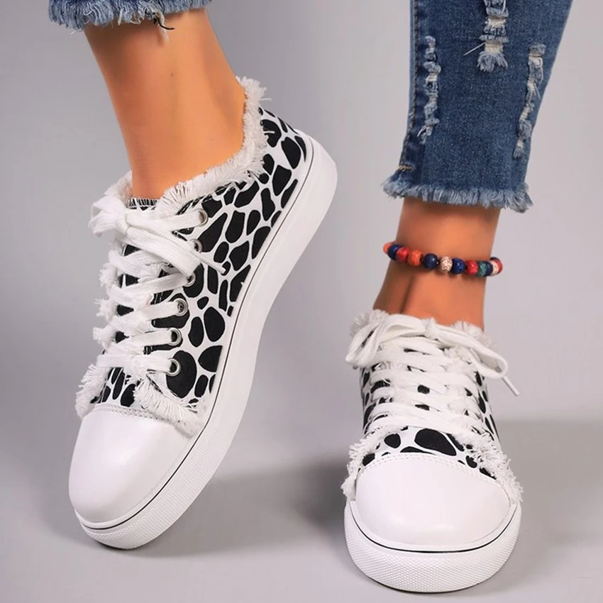 Flat Sneakers for Women Autumn New Fashion Casual Non Slip Flats Woman Lightweight Breathable Mesh Walking Shoes Plus Size 42
Flat Sneakers for Women Autumn New Fashion Casual Non Slip Flats Woman Lightweight Breathable Mesh Walking Shoes Plus Size 42