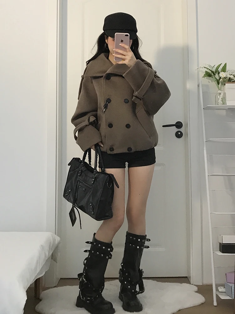 Hebe Sle, шерстяное пальто премиум-класса, женское свободное пальто с воротником-стойкой, зимняя модная верхняя одежда, корейская версия, полиэфирное волокно
Hebe Sle, шерстяное пальто премиум-класса, женское свободное пальто с воротником-стойкой, зимняя модная верхняя одежда, корейская версия, полиэфирное волокно