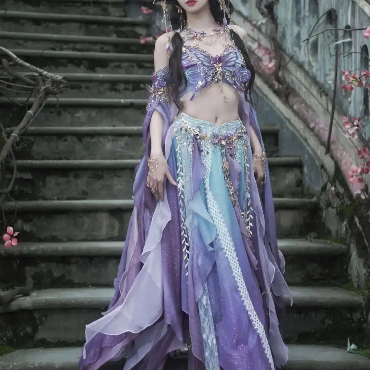 Western Regions Girl Hanfu Female Butterfly Exotic Style Heavy Industry Embroidery Gradient Printing Immortal Aura Set
Western Regions Girl Hanfu Female Butterfly Exotic Style Heavy Industry Embroidery Gradient Printing Immortal Aura Set