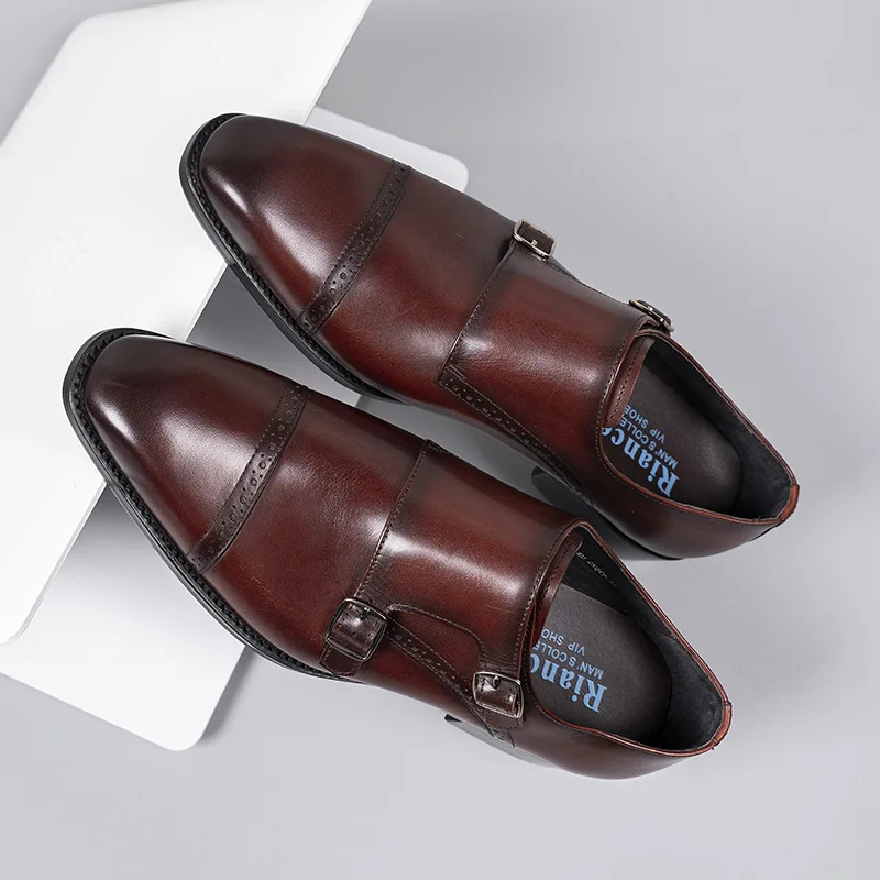 Men's leather shoes with square toe, British style, Oxford triple joint, business dress, wedding groom's shoes
Men's leather shoes with square toe, British style, Oxford triple joint, business dress, wedding groom's shoes