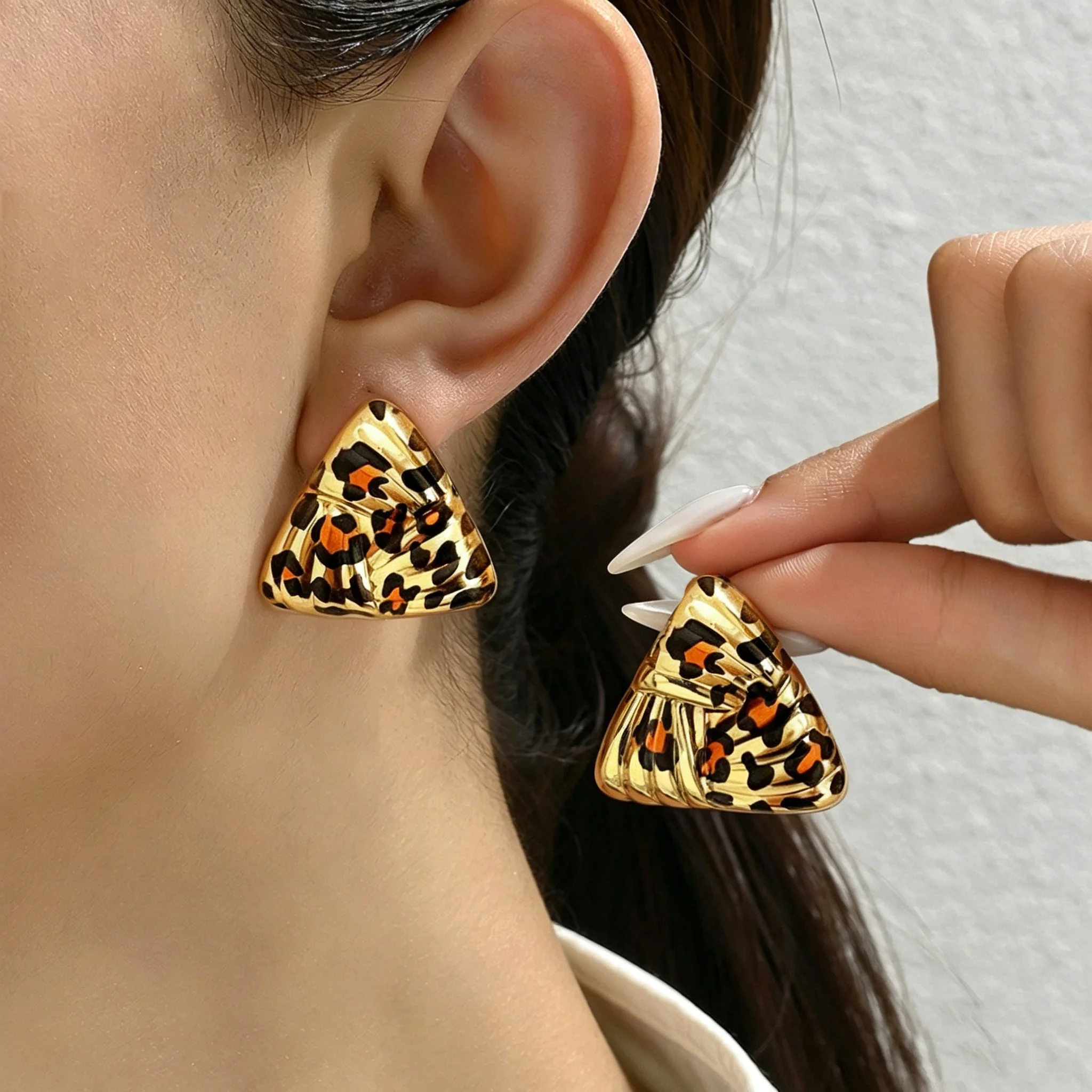 Fashion leopard print geometric studs, triangle & square earrings, Y2K club style earrings for women
Fashion leopard print geometric studs, triangle & square earrings, Y2K club style earrings for women