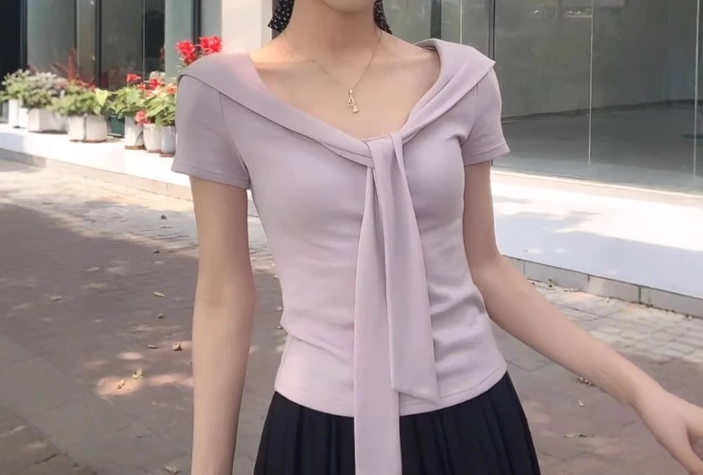 2025 euro-n spring and summer lady pure color V-neck elegant beach party slim T-shirt
2025 euro-n spring and summer lady pure color V-neck elegant beach party slim T-shirt