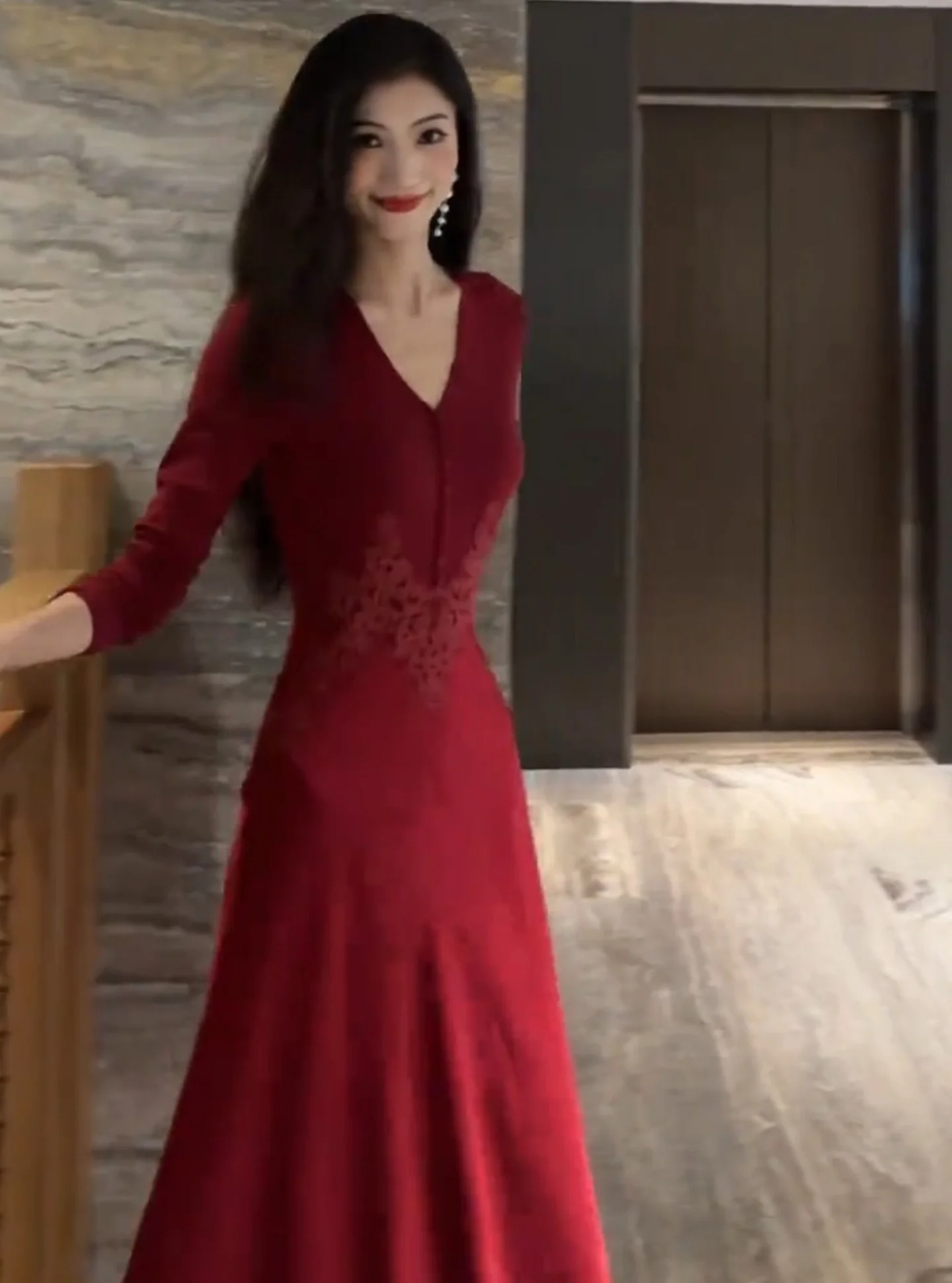 Elegant Red Knitted Dress Spring Early Wedding Engagement Ceremony Dress Super Popular High Waist V-Neck Long Sleeve Dress
Elegant Red Knitted Dress Spring Early Wedding Engagement Ceremony Dress Super Popular High Waist V-Neck Long Sleeve Dress