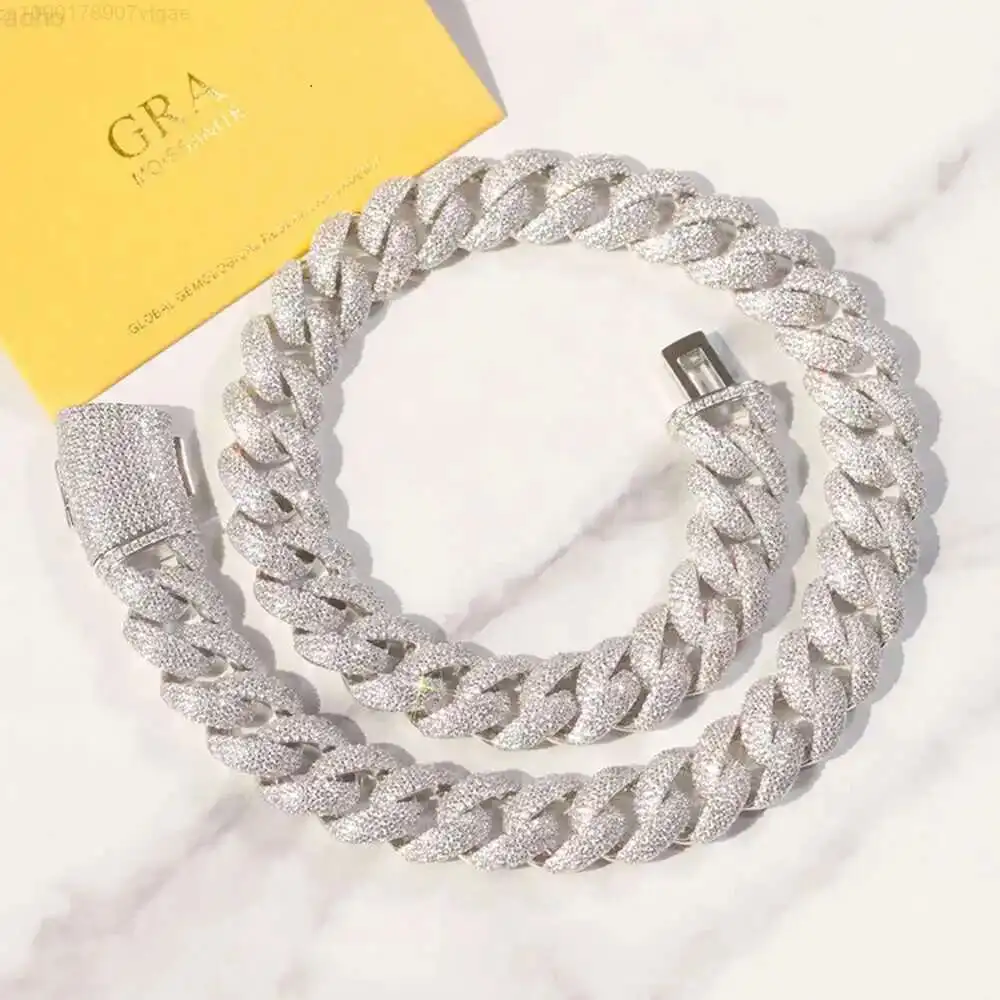 Luxury Hip Hop 18mm 4 Rows Iced Out Vvs Moissanite Pure 925 Silver Jewelry Sterling Cuban Link Chain for Mans
Luxury Hip Hop 18mm 4 Rows Iced Out Vvs Moissanite Pure 925 Silver Jewelry Sterling Cuban Link Chain for Mans