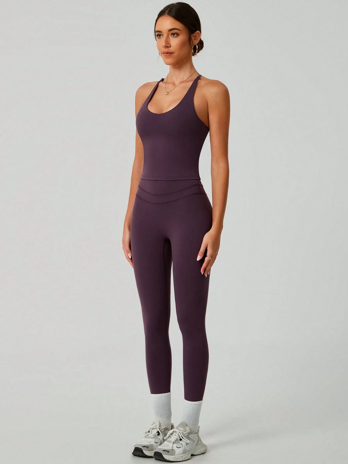 Women Solid Color Camisole And Leggings Sports Suit
Women Solid Color Camisole And Leggings Sports Suit