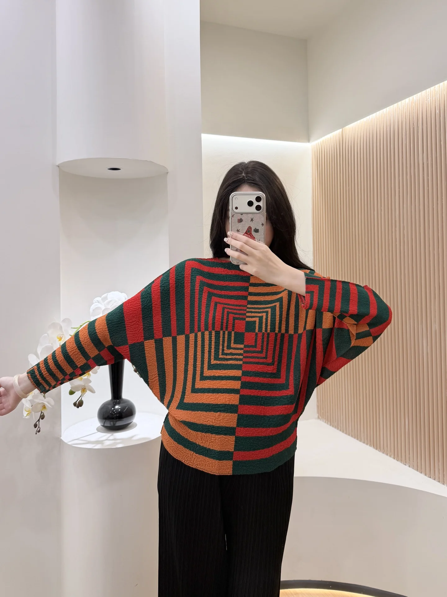 Женская футболка свободного кроя больших размеров, лето 2026, Новое поступление, стильный и отличительный женский топ с геометрическим узором
Женская футболка свободного кроя больших размеров, лето 2026, Новое поступление, стильный и отличительный женский топ с геометрическим узором