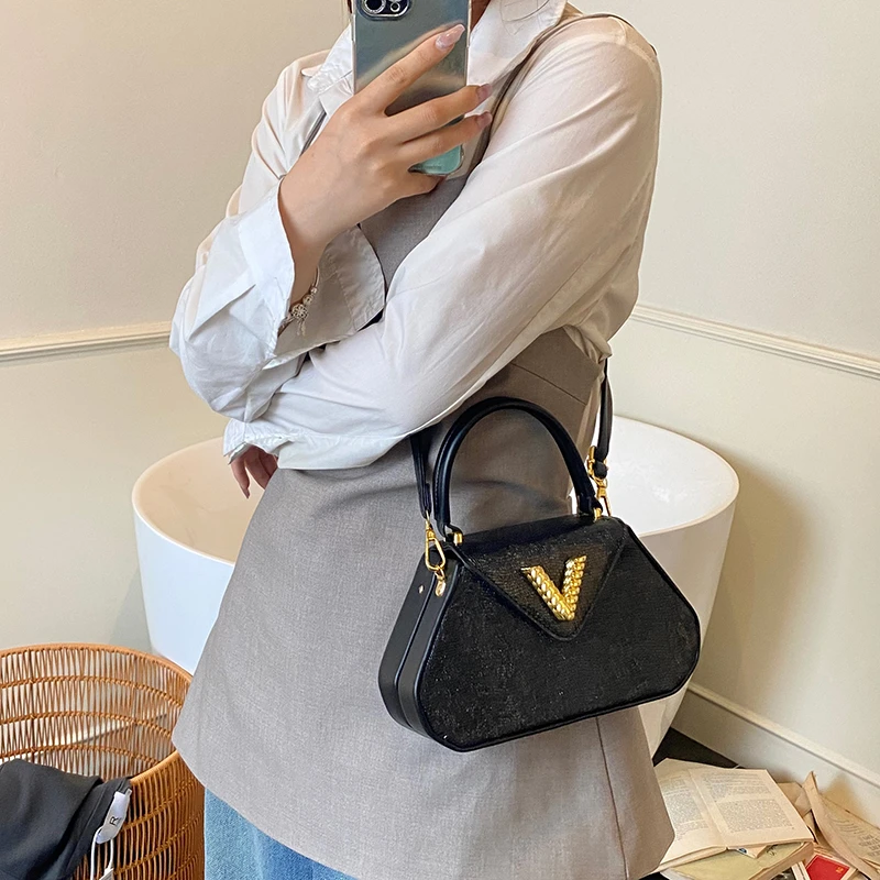 Women Elegant Niche Handbag Macaron Color Luxury Suede Shoulder Crossbody Tote Minimalist Design Premium Feel for Daily Carry
Women Elegant Niche Handbag Macaron Color Luxury Suede Shoulder Crossbody Tote Minimalist Design Premium Feel for Daily Carry