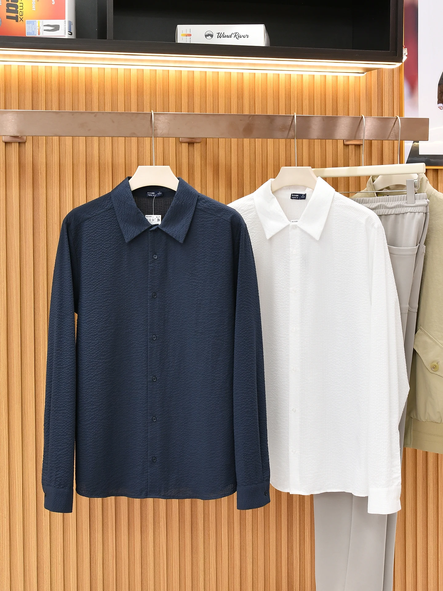 Men's Spring Summer Thin Casual Long Sleeve Shirt Single Bubble Cloth Texture Moisture Wicking Breathable Standard Fit Fashio...
Men's Spring Summer Thin Casual Long Sleeve Shirt Single Bubble Cloth Texture Moisture Wicking Breathable Standard Fit Fashio...
