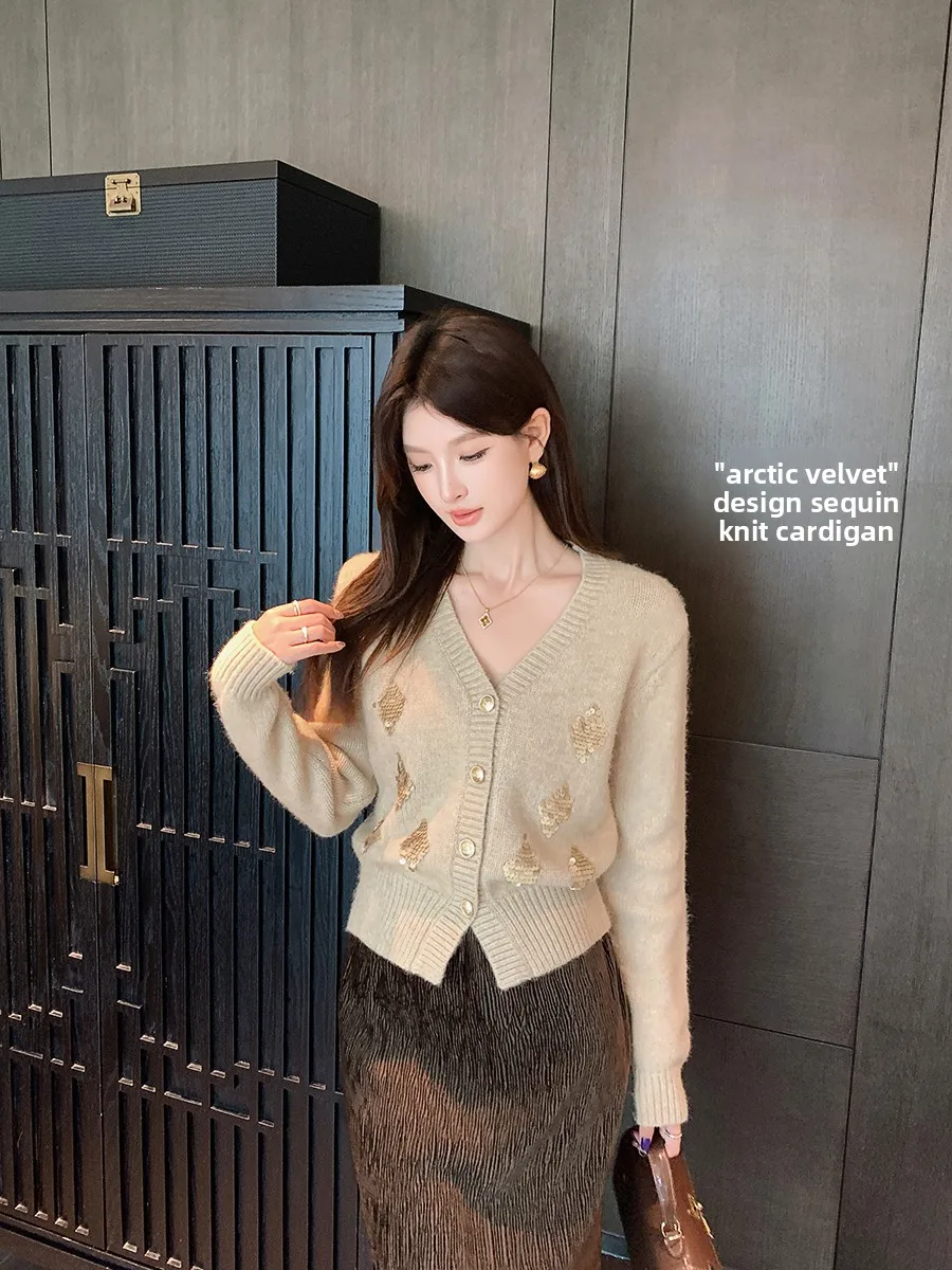 Ms.Daoge трикотаж с блестками, дизайн Sensation, женская верхняя одежда, свитер, кардиган, осень-зима, элегантность, элитное ощущение
Ms.Daoge трикотаж с блестками, дизайн Sensation, женская верхняя одежда, свитер, кардиган, осень-зима, элегантность, элитное ощущение