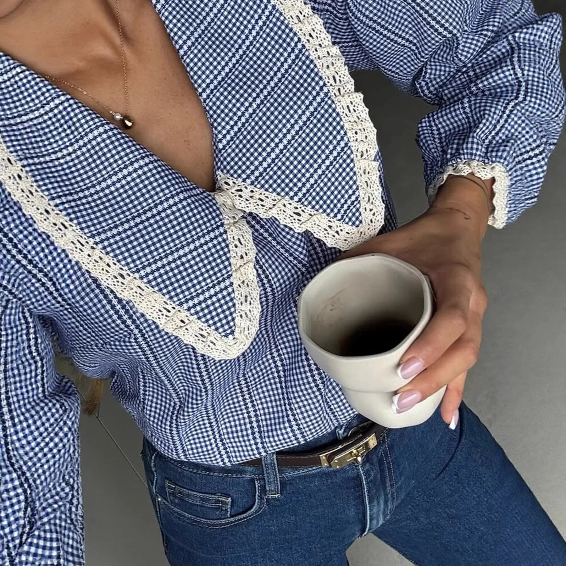 2026 Spring Fashion Retro Casual Business Casual Blue Check Lace Patchwork Loose Sleeve Shirt
2026 Spring Fashion Retro Casual Business Casual Blue Check Lace Patchwork Loose Sleeve Shirt