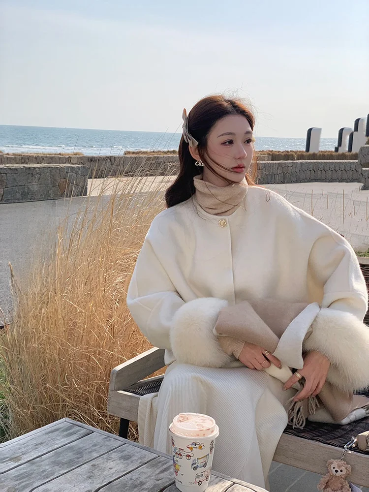 Roro eep Women's Fur Coat Long Sve round Ne Commute Sle Korean Version Winter Collection Pure Color Outerwear
Roro eep Women's Fur Coat Long Sve round Ne Commute Sle Korean Version Winter Collection Pure Color Outerwear