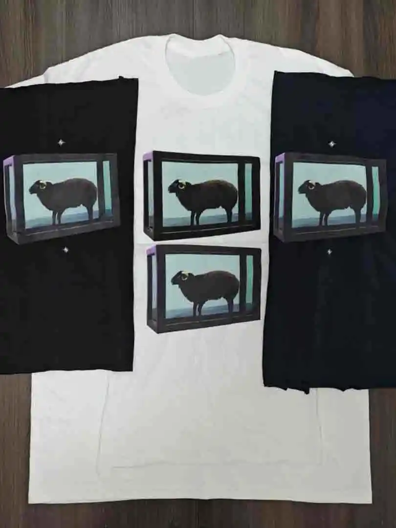 Футболка унисекс с принтом Black Sheep, круглым вырезом и коротким рукавом Den Hirst 25SS, модная, дышащая, на все сезоны
Футболка унисекс с принтом Black Sheep, круглым вырезом и коротким рукавом Den Hirst 25SS, модная, дышащая, на все сезоны