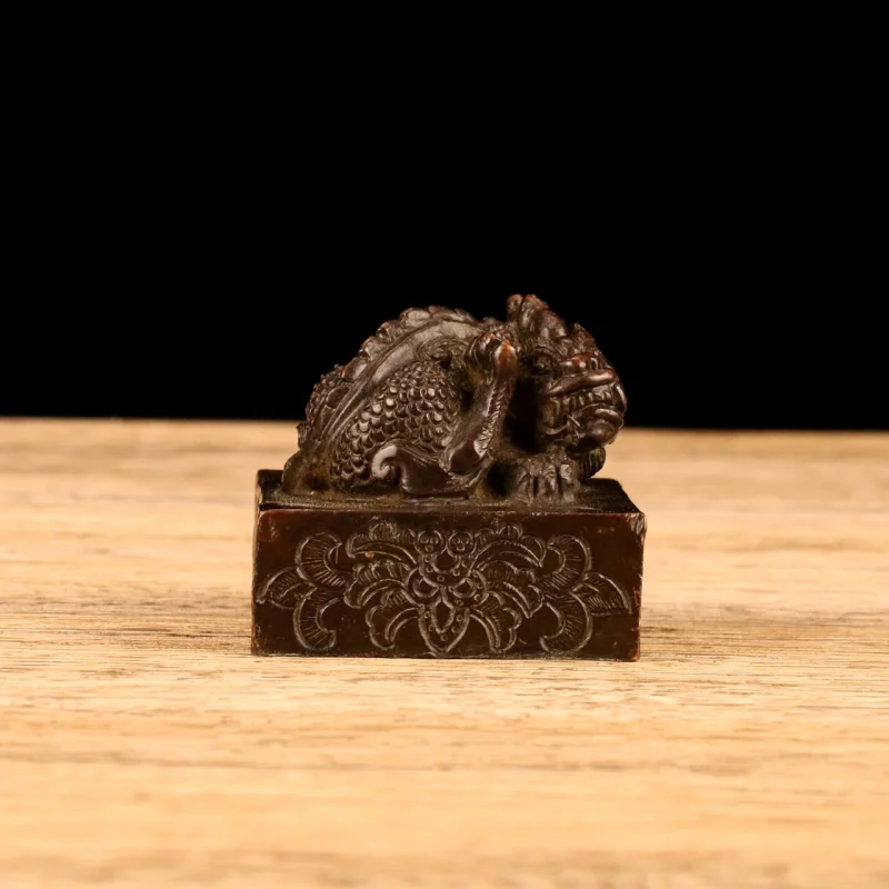 Exquisite Old Chinese Antique Bronze Dragon seal Statue Collection Nice Art Work
Exquisite Old Chinese Antique Bronze Dragon seal Statue Collection Nice Art Work