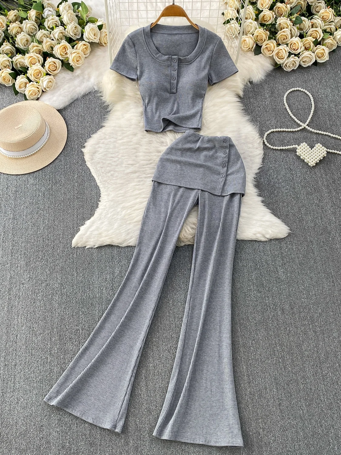 Slimming High Waist Flared Pants And round Neck Top with Chest Pad Single Button Pure Desirable Lady Style Sexy Two Piece Set
Slimming High Waist Flared Pants And round Neck Top with Chest Pad Single Button Pure Desirable Lady Style Sexy Two Piece Set