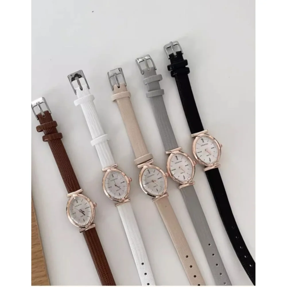 Small and exquisite watch women's, simple temperament retro literary pointer women's watch
Small and exquisite watch women's, simple temperament retro literary pointer women's watch