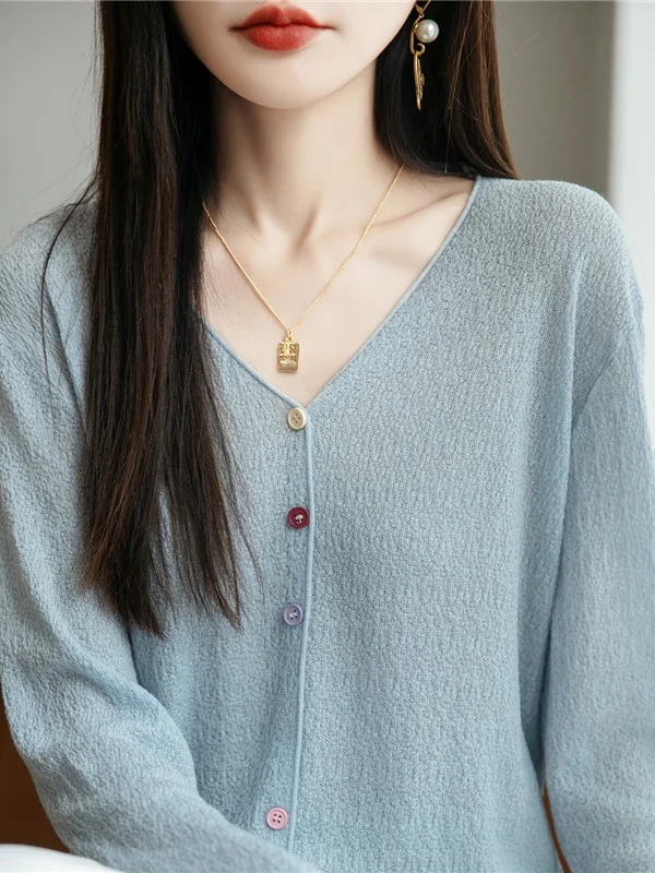 New 2025 Women's V-Ne Long Sve Knitted Open Cardigan Thin Versatile Loose Top Outerwear Base irt Commute Sle Soft Fa...
New 2025 Women's V-Ne Long Sve Knitted Open Cardigan Thin Versatile Loose Top Outerwear Base irt Commute Sle Soft Fa...