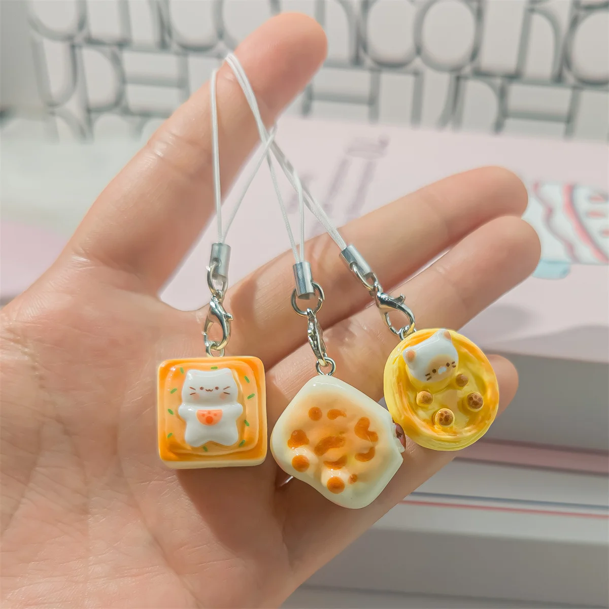 Z85 1/3pcs Set Japanese Style Cute Cat Bread Phone Charms Kitten Toast Keychains Kawaii Lanyard Pendant for Bags Perfect Gift
Z85 1/3pcs Set Japanese Style Cute Cat Bread Phone Charms Kitten Toast Keychains Kawaii Lanyard Pendant for Bags Perfect Gift