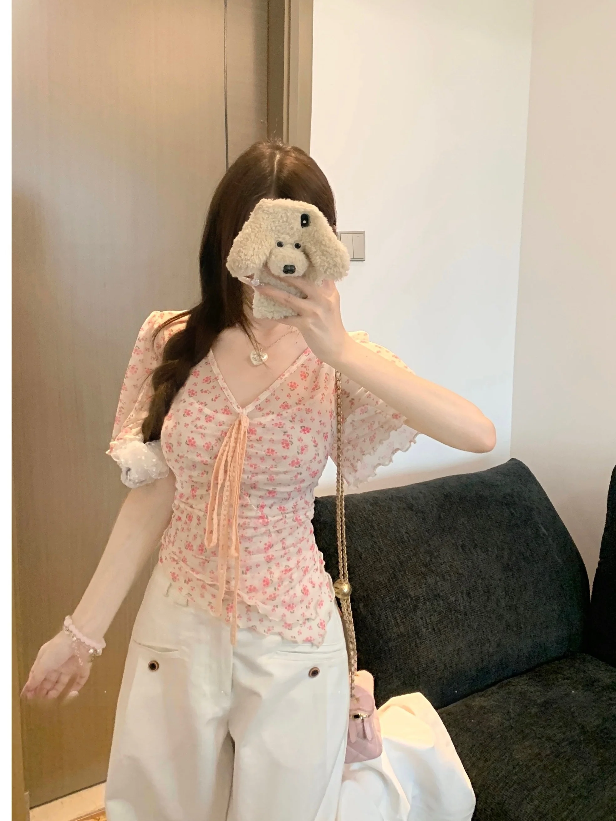 Floral Print V-Neck Tied Waist Shirt Women's Summer New Style Slim Fit Korean Version Short Sleeve Breathable Chiffon Top
Floral Print V-Neck Tied Waist Shirt Women's Summer New Style Slim Fit Korean Version Short Sleeve Breathable Chiffon Top