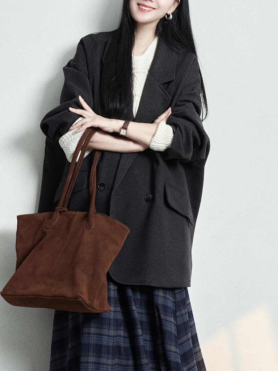 Зимнее теплое пальто-костюм свободного кроя из хлопка с добавлением шерсти 2025 года для женщин: модная шерстяная верхняя одежда
Зимнее теплое пальто-костюм свободного кроя из хлопка с добавлением шерсти 2025 года для женщин: модная шерстяная верхняя одежда