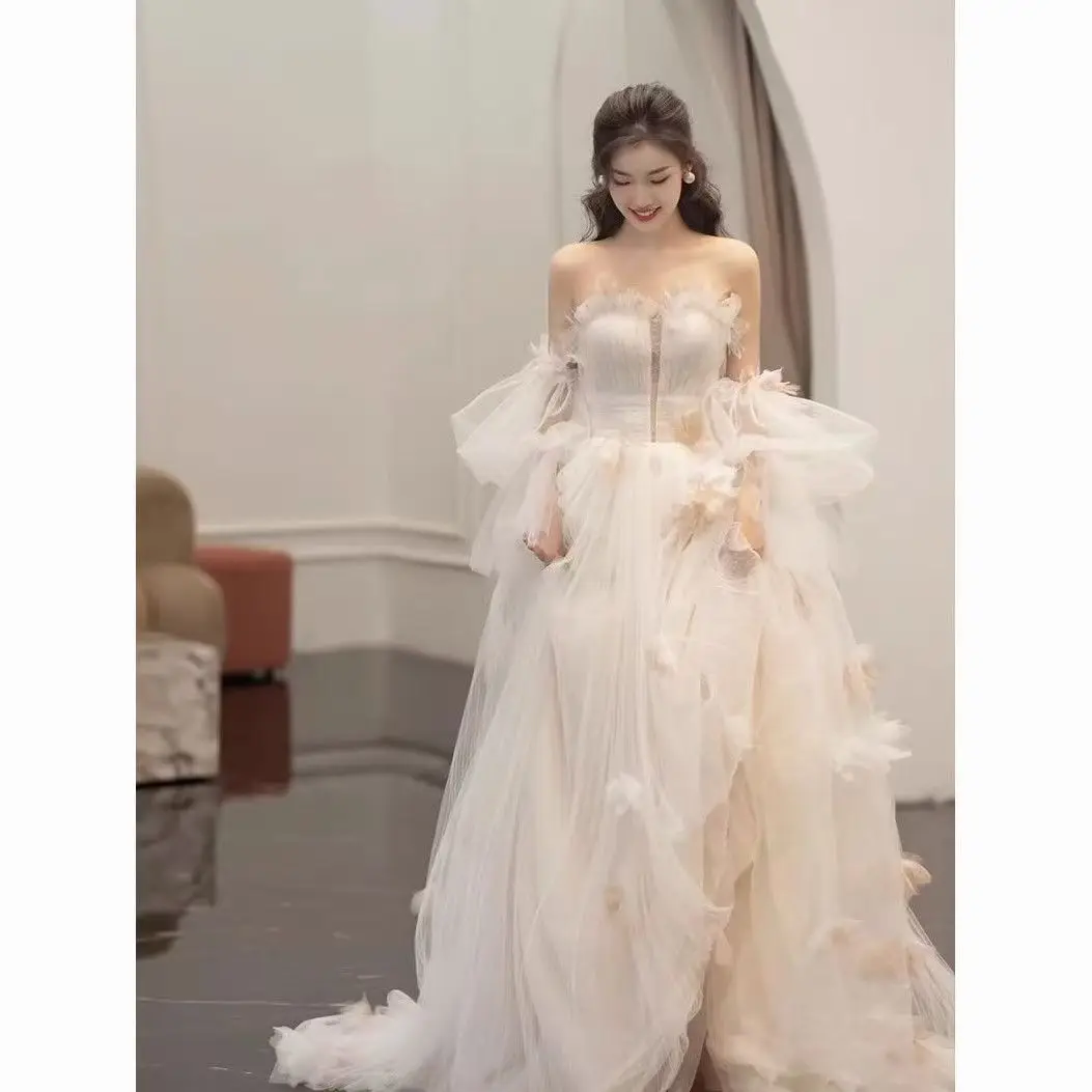 ZJ4066 Sexy A-Line Glamorous Wedding Dresses V-Neck Sleeveless Appliques 3D Flowers Sexy Custom Made Bridal Gown
ZJ4066 Sexy A-Line Glamorous Wedding Dresses V-Neck Sleeveless Appliques 3D Flowers Sexy Custom Made Bridal Gown