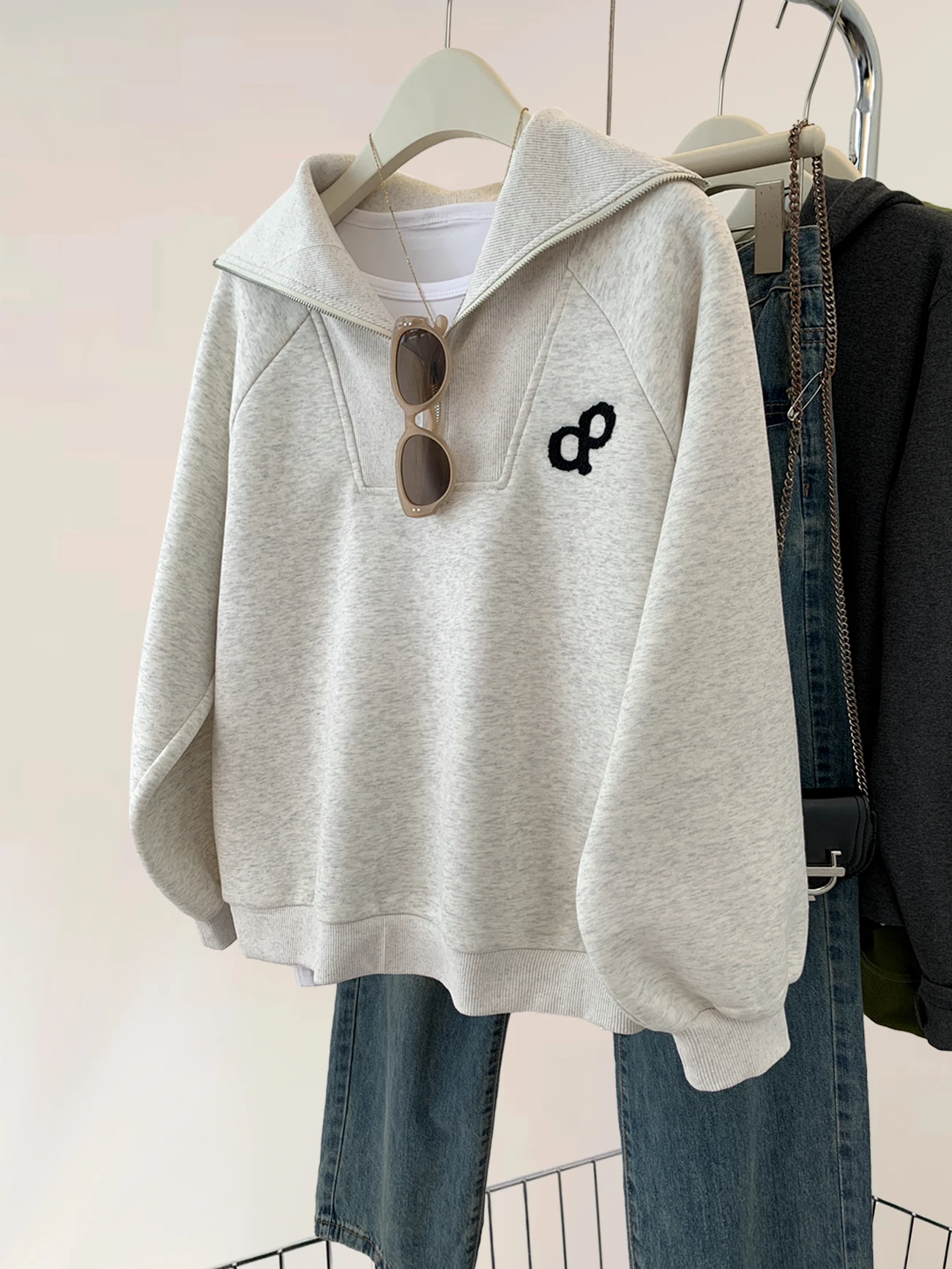 Korean Slouchy Hoodie Autumn And Winter Loose Casual Basic Pullovers Female Hoodies Oversized Short Tops
Korean Slouchy Hoodie Autumn And Winter Loose Casual Basic Pullovers Female Hoodies Oversized Short Tops