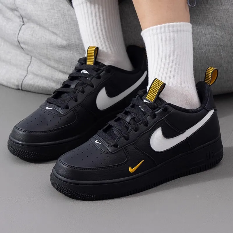 Обувь Nike для больших девочек, новинка 2025 года, спортивная обувь AF1 Air Force One, легкие износостойкие туфли, трендовая повседневная обувь HF0095-001
Обувь Nike для больших девочек, новинка 2025 года, спортивная обувь AF1 Air Force One, легкие износостойкие туфли, трендовая повседневная обувь HF0095-001