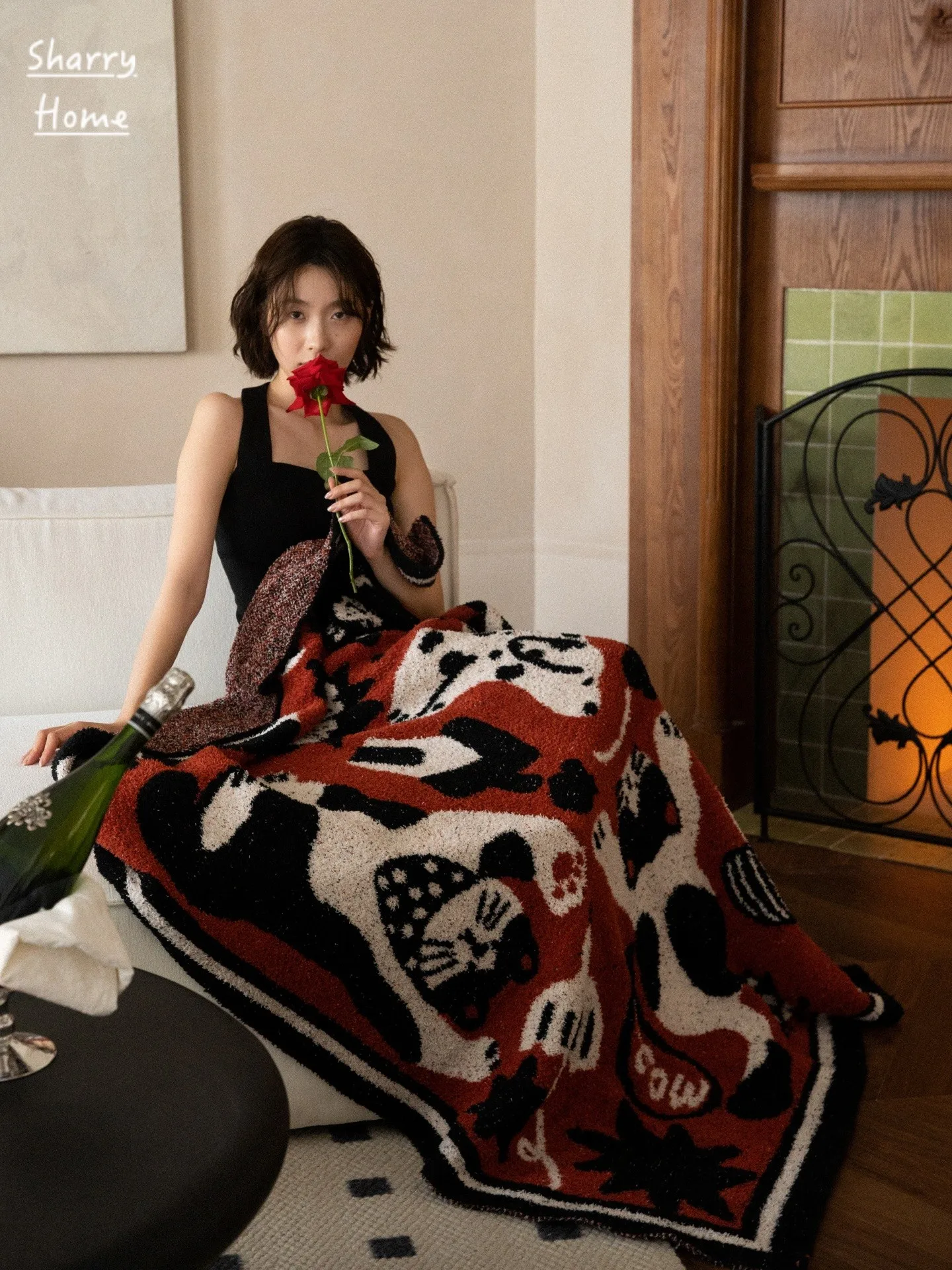 Вельветовое одеяло в стиле ретро, черно-красное, для офиса и спальни, новогоднее, из полиэфирного волокна, теплое, вязаное
Вельветовое одеяло в стиле ретро, черно-красное, для офиса и спальни, новогоднее, из полиэфирного волокна, теплое, вязаное