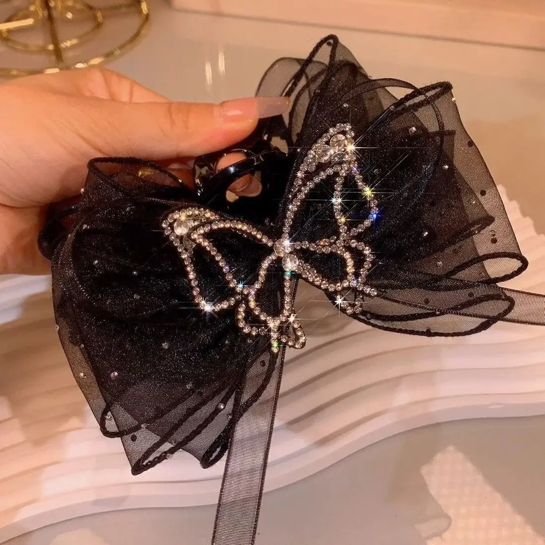 Double Sided Organza Rhinestone Butterfly Large Clip New Beautiful Classic Women's Decoration, High-end Shark Clip Hair Clip
Double Sided Organza Rhinestone Butterfly Large Clip New Beautiful Classic Women's Decoration, High-end Shark Clip Hair Clip