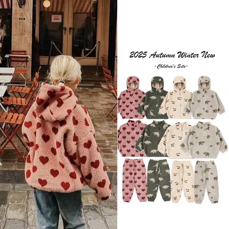 2025 Autumn Winter Brand Hairy Coat Lemon Heart Cherry Pattern Fleece Sets Hoodie Coat Top Pants Set Children's Sets
2025 Autumn Winter Brand Hairy Coat Lemon Heart Cherry Pattern Fleece Sets Hoodie Coat Top Pants Set Children's Sets