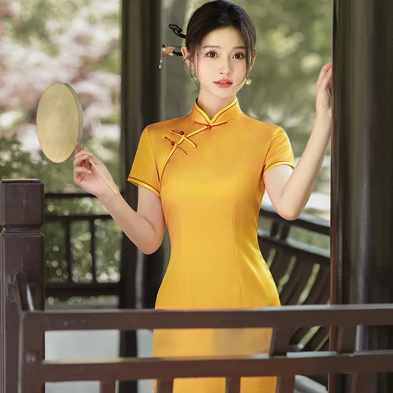 2024 New National Style Old Shanghai Qipao Long Cheongsam Elegant Women Silky Satin High Slit Slim Dress Solid Performance Dress
2024 New National Style Old Shanghai Qipao Long Cheongsam Elegant Women Silky Satin High Slit Slim Dress Solid Performance Dress