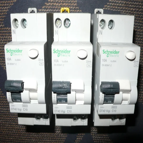 Differential Circuit Breaker 10a 30ma Ac 21442 2pole Brand New Original Spot Plc
Differential Circuit Breaker 10a 30ma Ac 21442 2pole Brand New Original Spot Plc