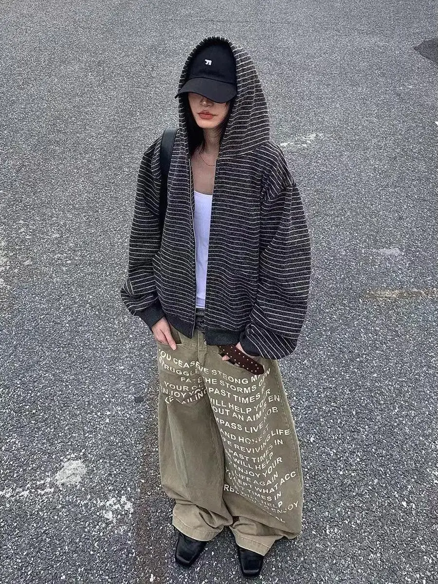 Ретро-кардиган на молнии в американском стиле, повседневная свободная толстовка из полиэстера, мужская и женская, в полоску, плотная, для активного отдыха
Ретро-кардиган на молнии в американском стиле, повседневная свободная толстовка из полиэстера, мужская и женская, в полоску, плотная, для активного отдыха