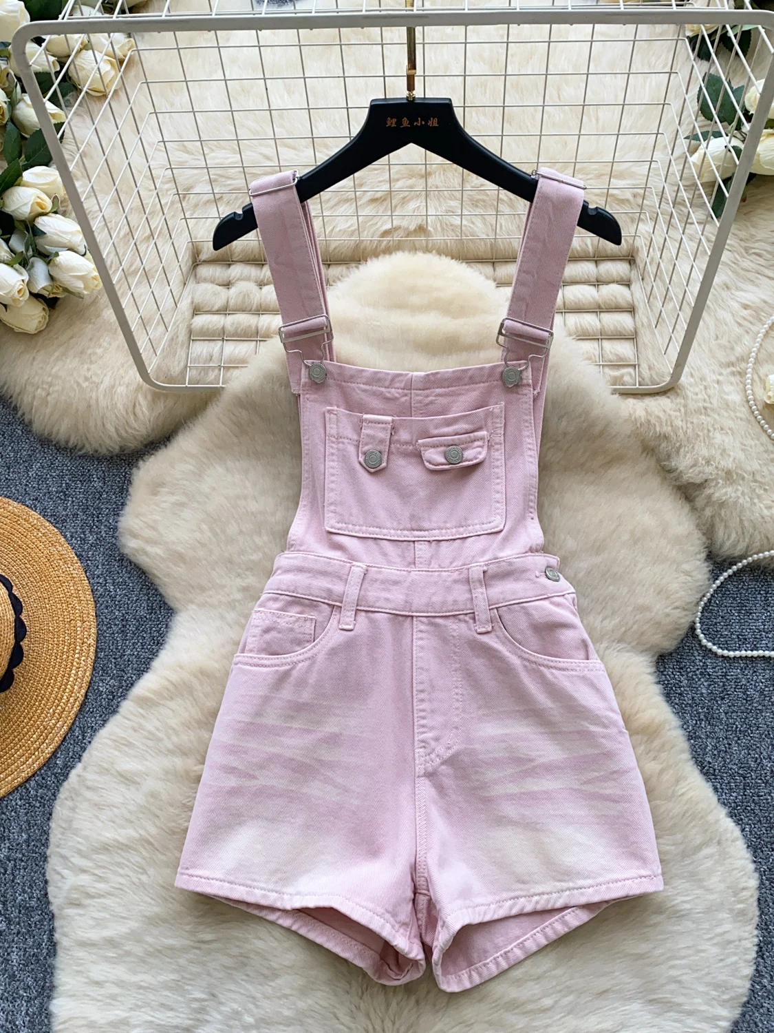 Sweet And Mischievous Korean Style Denim Overalls Women's High Waist Shorts Versatile Commute Friendly Straight Leg Jumpsuit
Sweet And Mischievous Korean Style Denim Overalls Women's High Waist Shorts Versatile Commute Friendly Straight Leg Jumpsuit