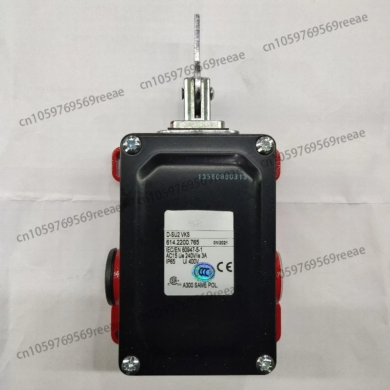 Переключатель D-SU2 VKS 614.2200.765 Новый
Переключатель D-SU2 VKS 614.2200.765 Новый