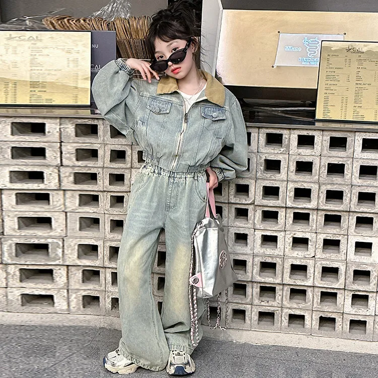 Girls' autumn denim suit 2024 new Korean version children's wide leg pants two-piece set children's clothing
Girls' autumn denim suit 2024 new Korean version children's wide leg pants two-piece set children's clothing