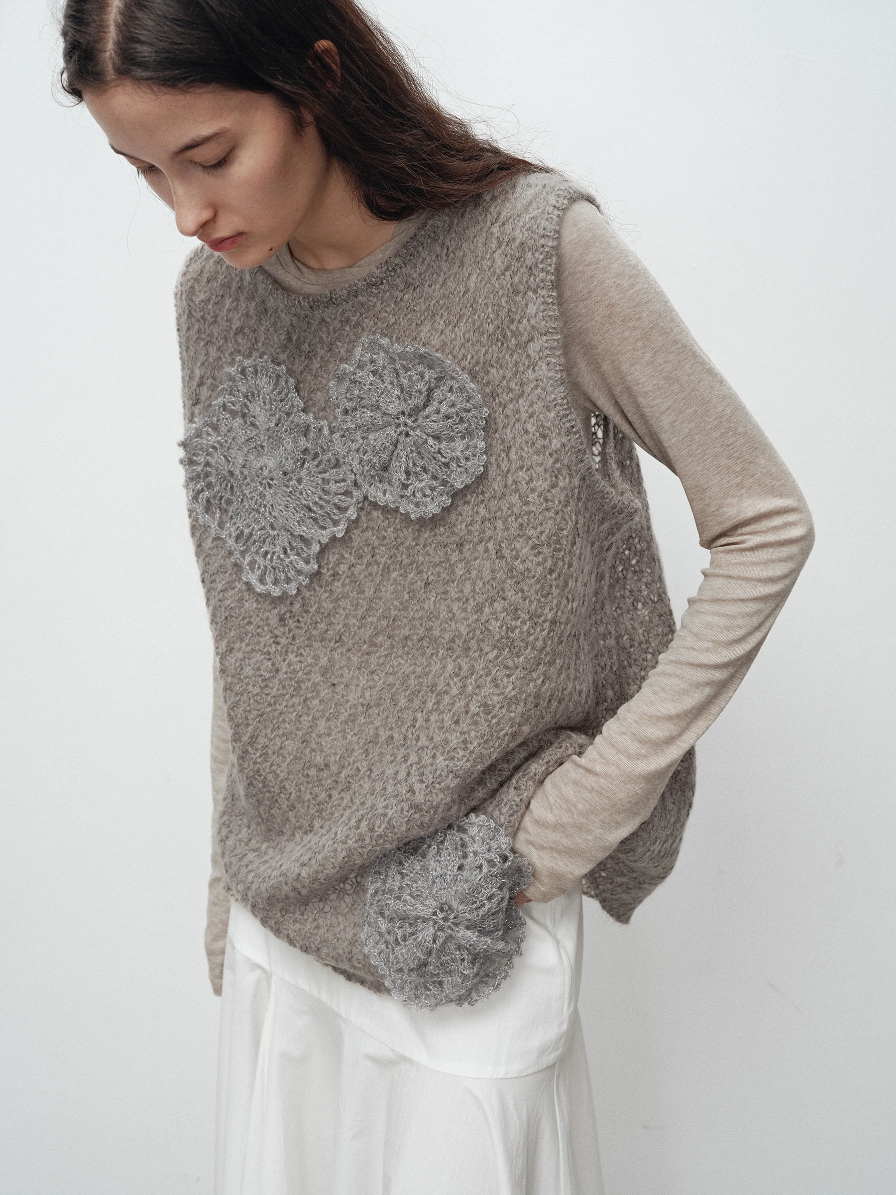 Handmade Hooked Flower Camere Wool Hollow out Long Vest Women's Loose Fit round Ne Pullover Mid-Length Knitted Sweater
Handmade Hooked Flower Camere Wool Hollow out Long Vest Women's Loose Fit round Ne Pullover Mid-Length Knitted Sweater