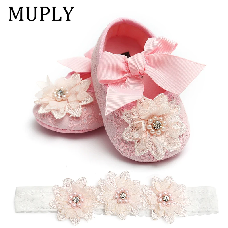 Fashion Baby Shoes Princess Baby Girl First Pair of Toddler Shoes Girls Soft Bottom Breathable Baptism Shoes with Headband
Fashion Baby Shoes Princess Baby Girl First Pair of Toddler Shoes Girls Soft Bottom Breathable Baptism Shoes with Headband