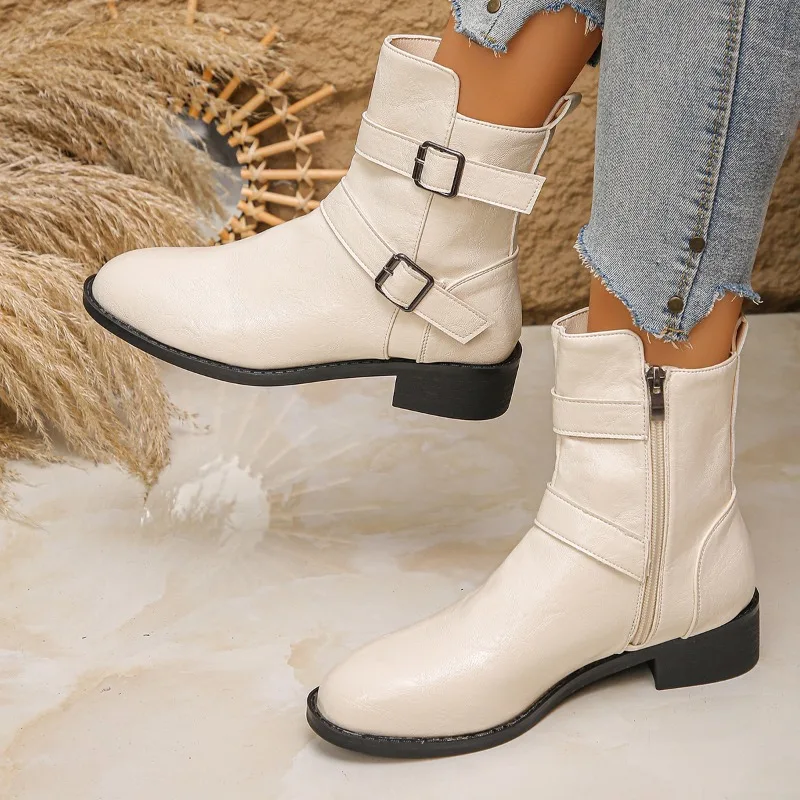 Стильные ботильоны на блочном каблуке с боковой молнией, новые осенние ботинки с круглым носком и металлической пряжкой, мягкая подошва, противоскользящие износостойкие одинарные ботинки
Стильные ботильоны на блочном каблуке с боковой молнией, новые осенние ботинки с круглым носком и металлической пряжкой, мягкая подошва, противоскользящие износостойкие одинарные ботинки
