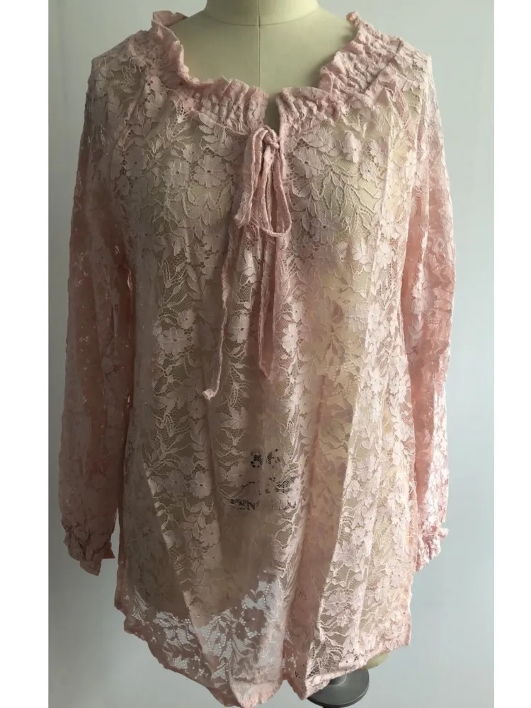 Autumn New Arrival Women's Fashion Tops Solid Sexy Hollow Out V-neck Shirt Casual Loose Elegant Lace Tops Office Lady Clothing
Autumn New Arrival Women's Fashion Tops Solid Sexy Hollow Out V-neck Shirt Casual Loose Elegant Lace Tops Office Lady Clothing