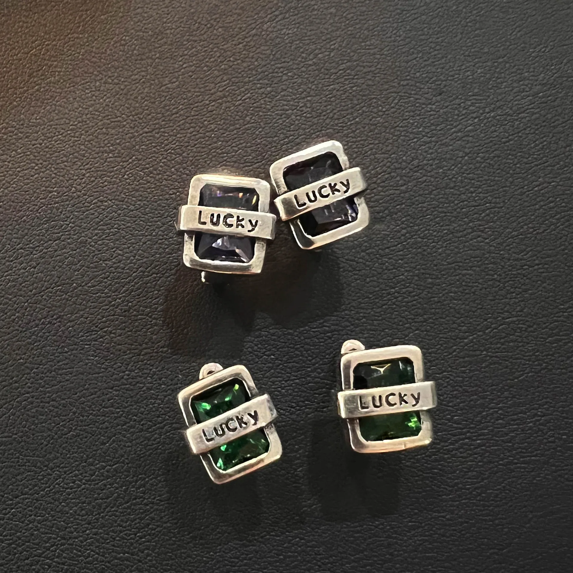 Foydjew French Style Retro Luxury Purple/Green Zircon Letter Lucky Stud Earrings Women's 2022 New Trend Punk Hip Hop Jewelry
Foydjew French Style Retro Luxury Purple/Green Zircon Letter Lucky Stud Earrings Women's 2022 New Trend Punk Hip Hop Jewelry