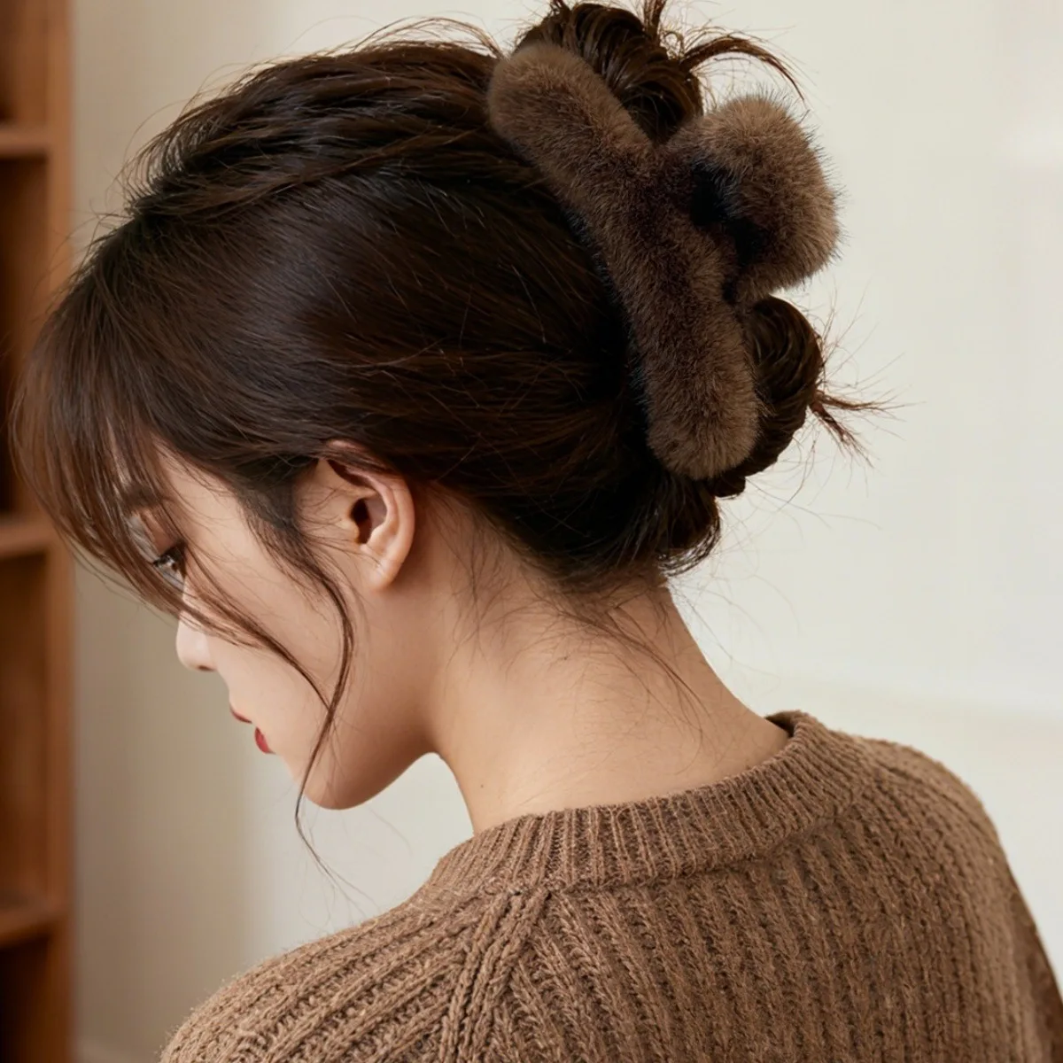 НОВЫЙ стиль Майяра, большие плюшевые заколки для волос, осенне-зимние заколки для волос, корейские модные заколки для волос INS, аксессуары для волос для женщин и девочек
НОВЫЙ стиль Майяра, большие плюшевые заколки для волос, осенне-зимние заколки для волос, корейские модные заколки для волос INS, аксессуары для волос для женщин и девочек