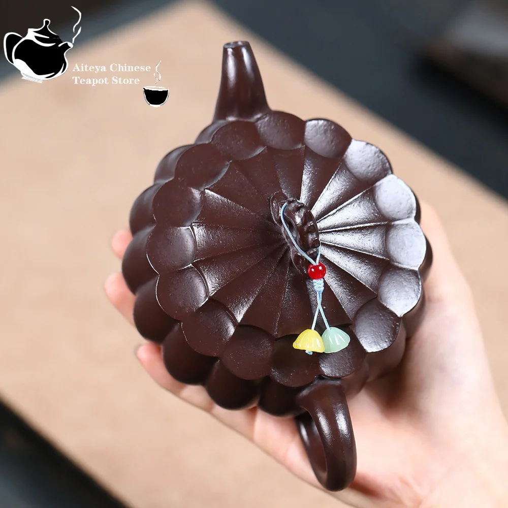Yixing Purple clay teapot, raw ore, purple mud, ribbed sunflower, diamond, Kung Fu tea set, Chinese teapot, health pot
Yixing Purple clay teapot, raw ore, purple mud, ribbed sunflower, diamond, Kung Fu tea set, Chinese teapot, health pot