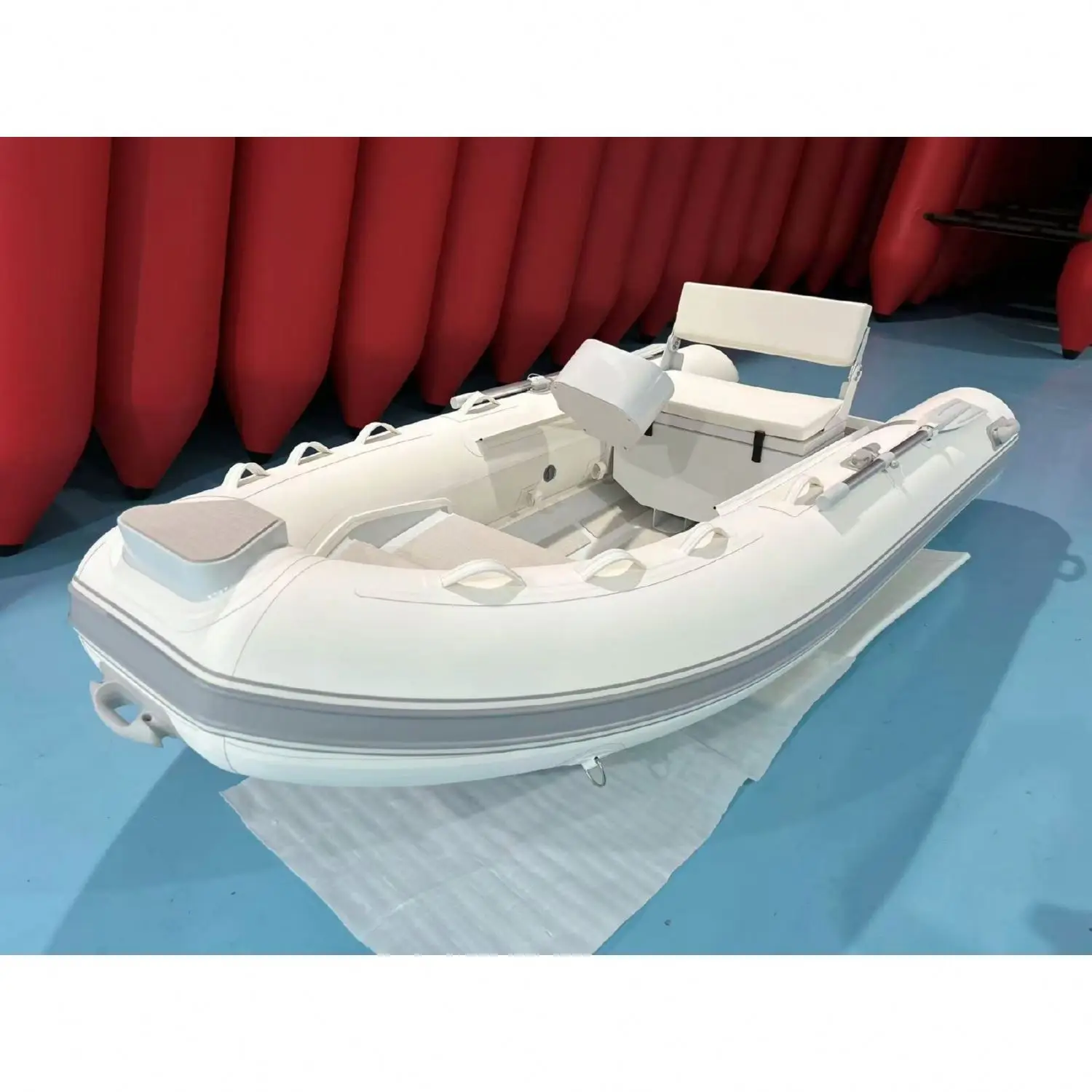 Надувная лодка ПВХ RHIB на 5 человек, 3.2м, с консолью, белая, класса люкс, для спорта
Надувная лодка ПВХ RHIB на 5 человек, 3.2м, с консолью, белая, класса люкс, для спорта