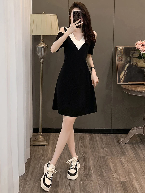 Elegant V-Neck Slimming Black Dress Summer Fashion High Quality Women's Clothing Shoulder Bared Waist-Cinched A-Line Gown
Elegant V-Neck Slimming Black Dress Summer Fashion High Quality Women's Clothing Shoulder Bared Waist-Cinched A-Line Gown