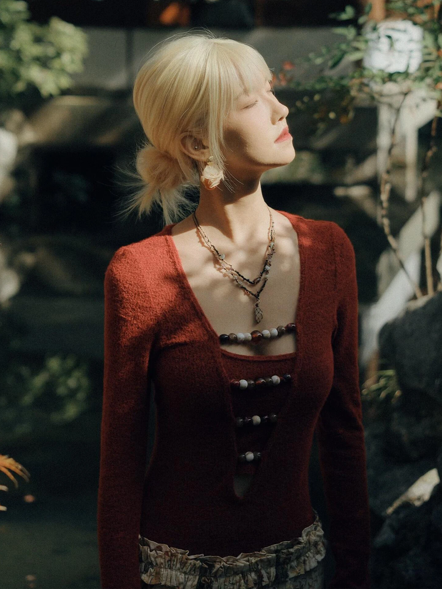 Red Deep V-Ne Knitted Sweater Women's Winter Faion Bead Middle-Aged Sle Csole Vest Top Two-Piece Set Soft Long Sve
Red Deep V-Ne Knitted Sweater Women's Winter Faion Bead Middle-Aged Sle Csole Vest Top Two-Piece Set Soft Long Sve